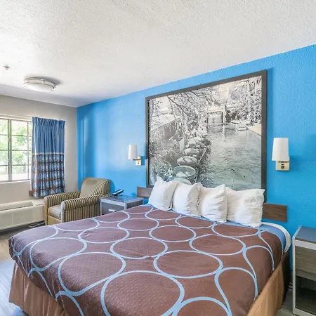 Super 8 By Wyndham San Antonio/Riverwalk Area Hotel Exterior photo