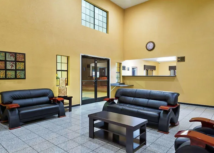 Super 8 by Wyndham San Antonio/Riverwalk Area