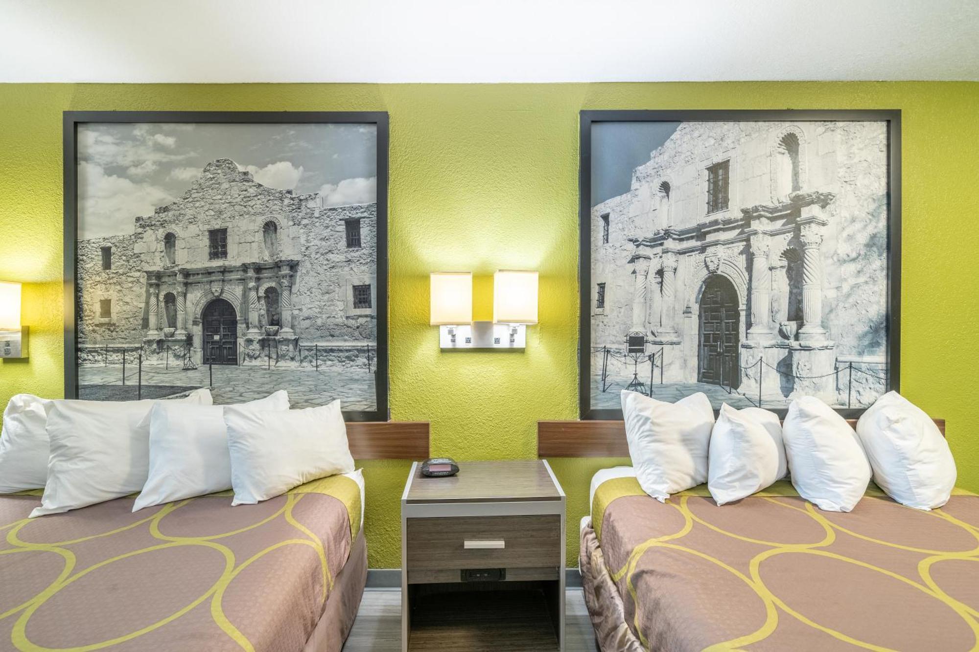 Super 8 By Wyndham San Antonio/riverwalk Area San Antonio